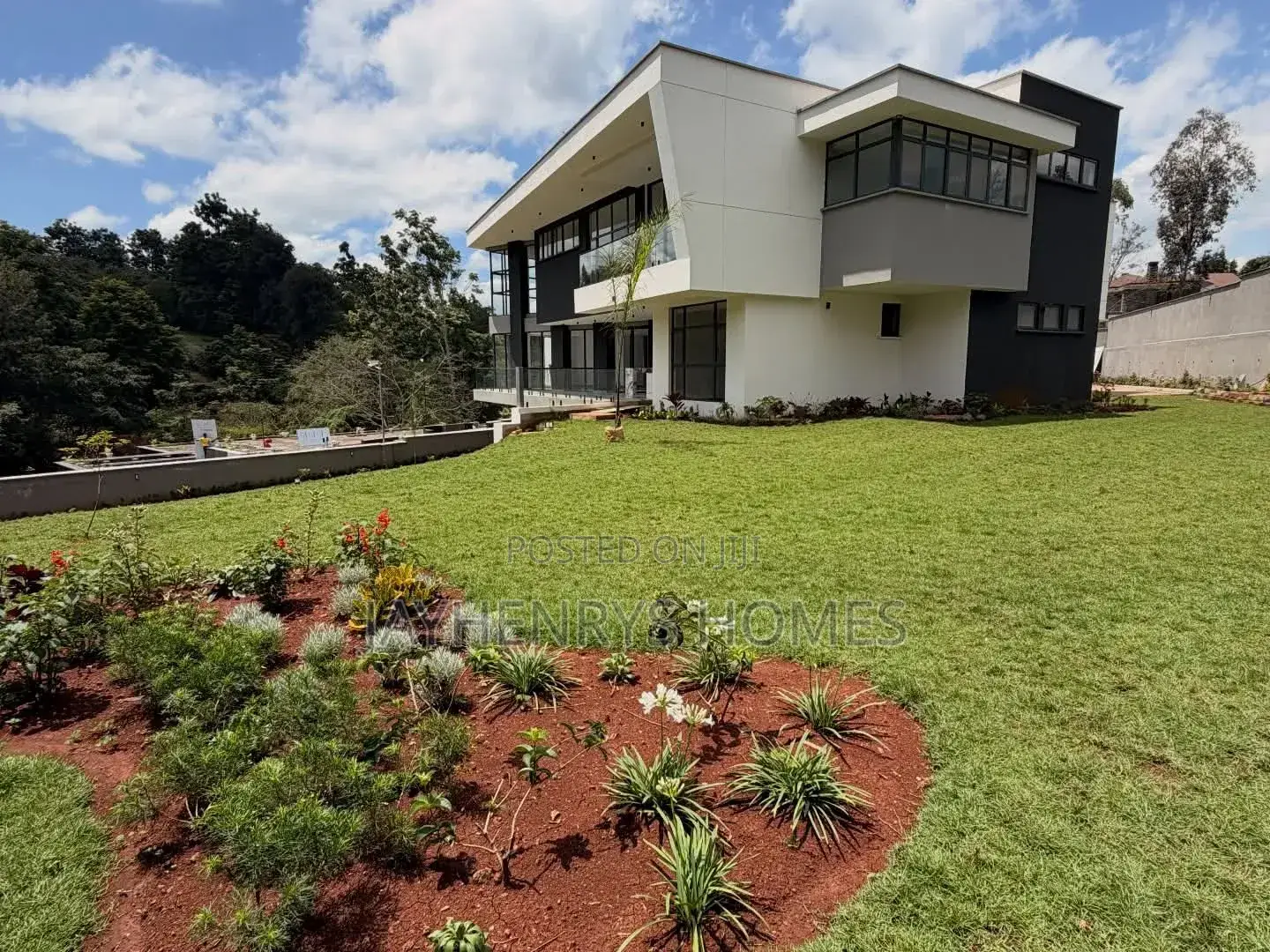 5bdrm Villa in Nyari for sale in Nyari