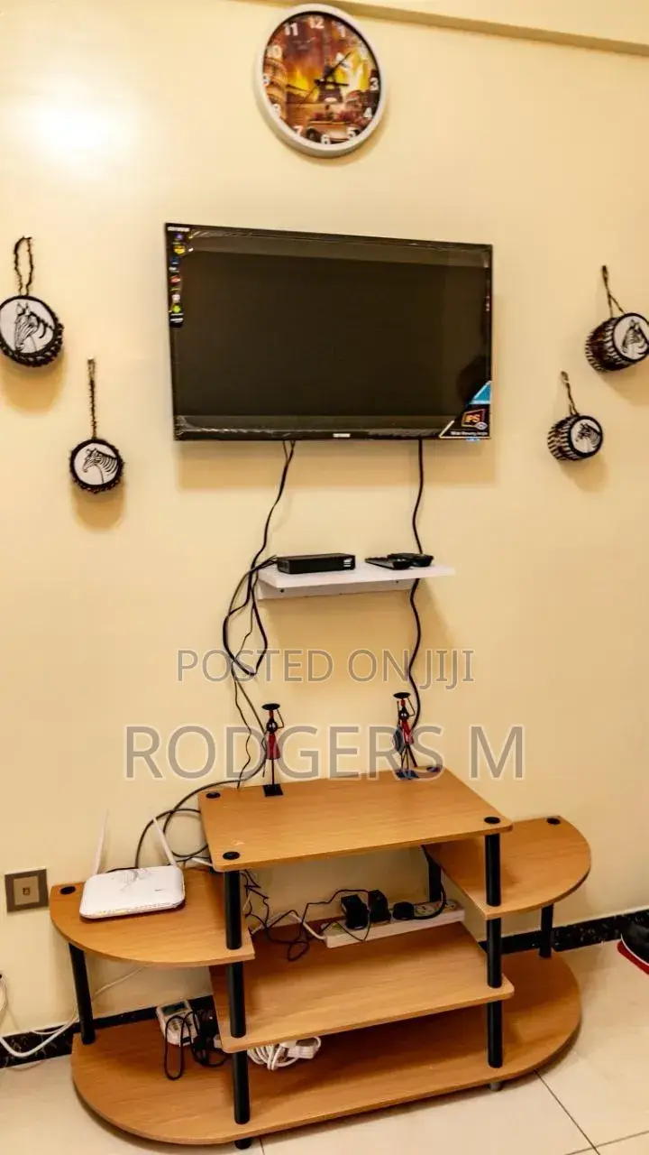 Furnished Studio Apartment in Valley Arcade for rent in Valley Arcade
