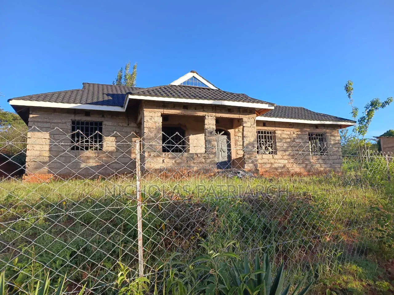 1 Acre With Semi Finished House at Machakos Kimutwa at 4m in Kalama