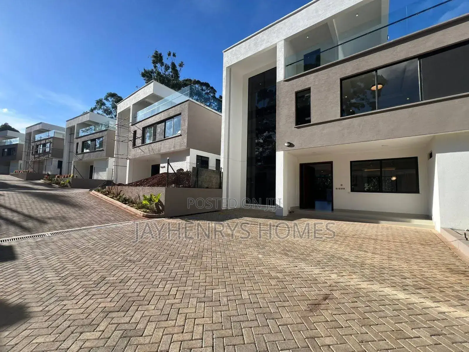 5bdrm House in Spring Valley for sale in Spring Valley