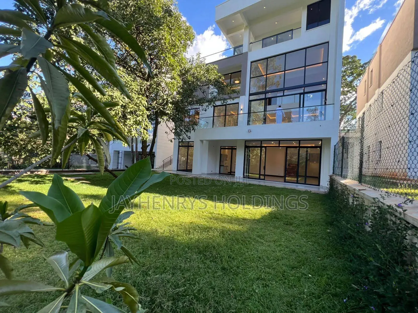 5bdrm House in Spring Valley for sale in Spring Valley