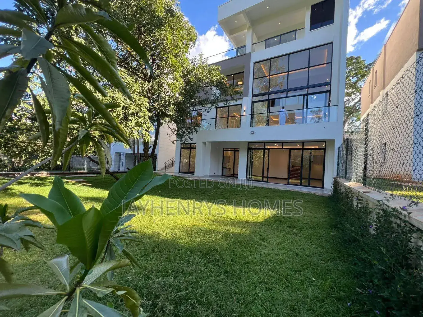 5bdrm House in Spring Valley for sale in Spring Valley