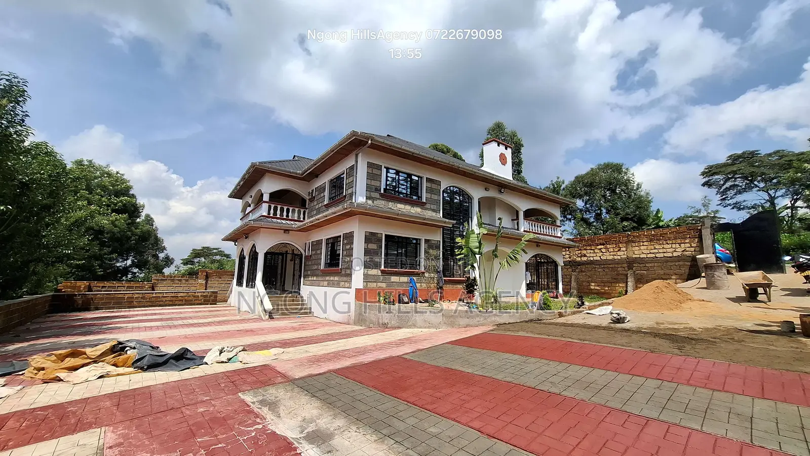 4bdrm Mansion in Kahara, Matasia for rent in Matasia