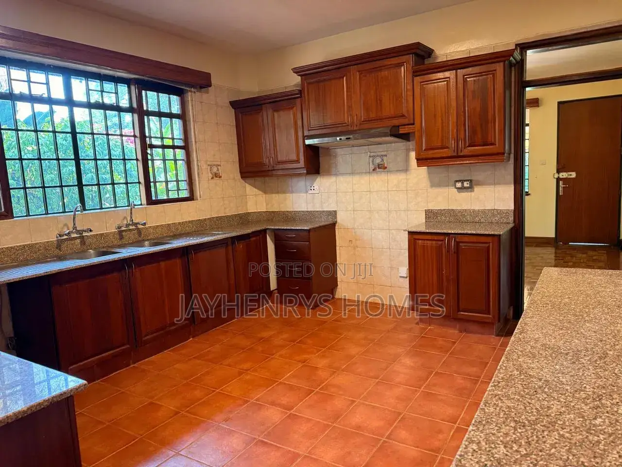 6bdrm House in Nyari for sale in Nyari