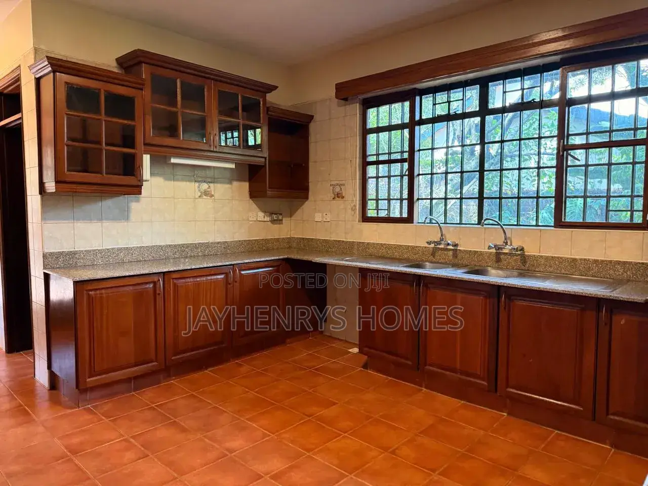 6bdrm House in Nyari for sale in Nyari