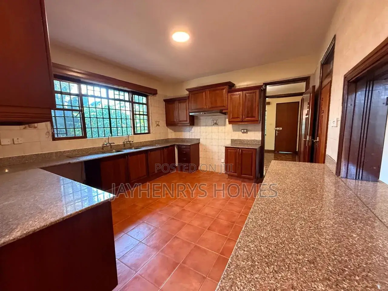 6bdrm House in Nyari for sale in Nyari