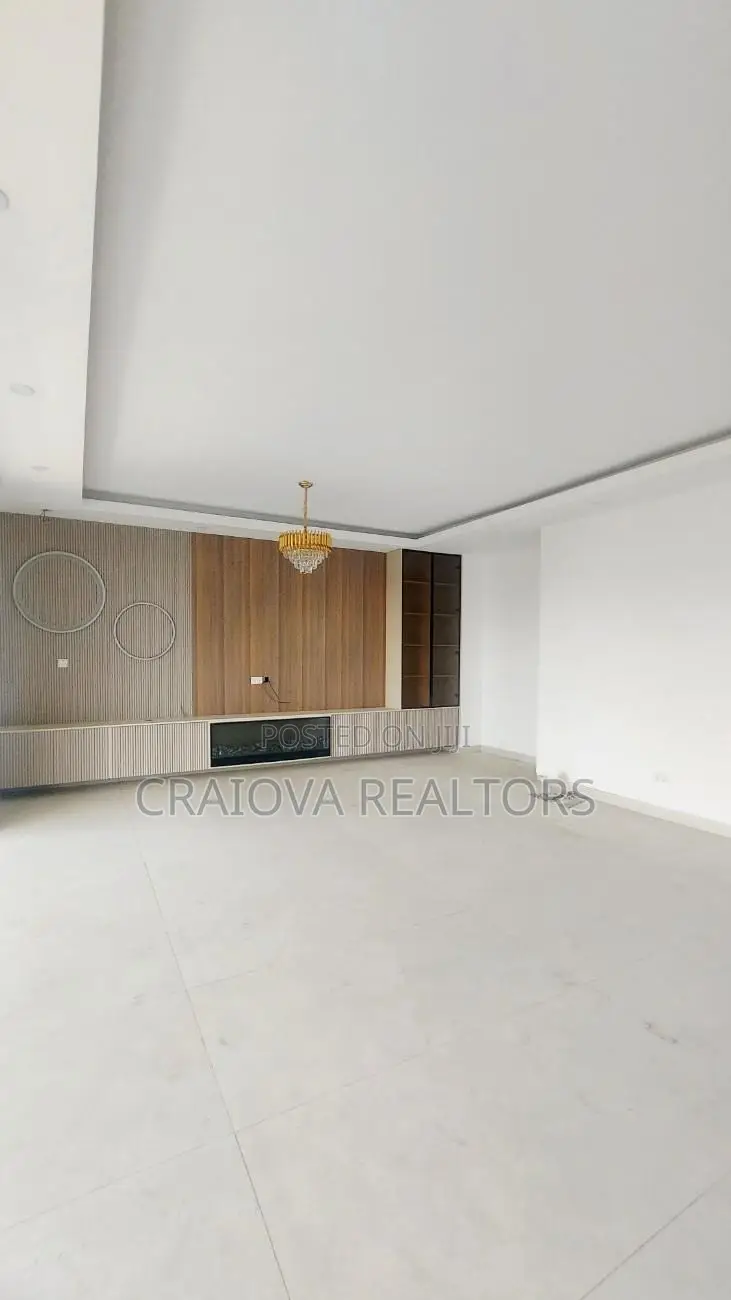 4bdrm Duplex in Spring Valley for sale in Spring Valley