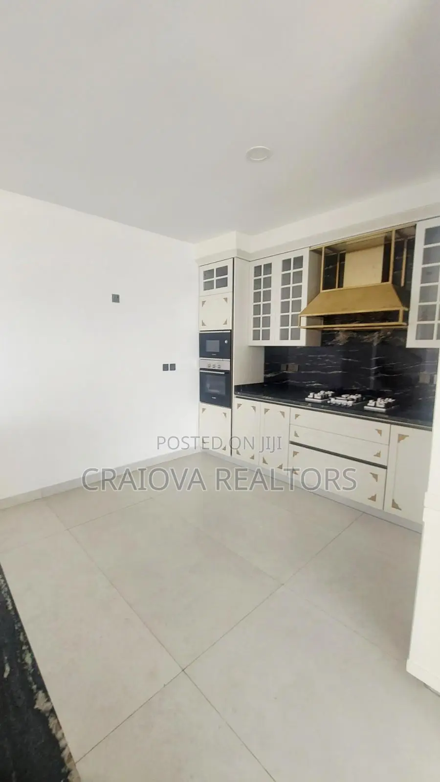 4bdrm Duplex in Spring Valley for sale in Spring Valley