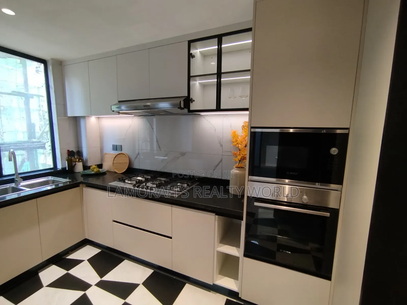 3bdrm Apartment in Westlands, Raphta Road Area for sale in Raphta Road Area