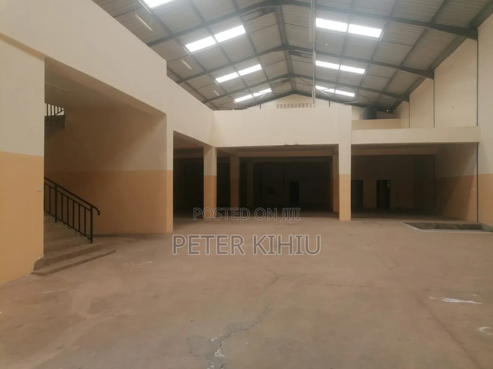 Godown to Let 10000sqft in Juja in Kenyatta Road / Theta 