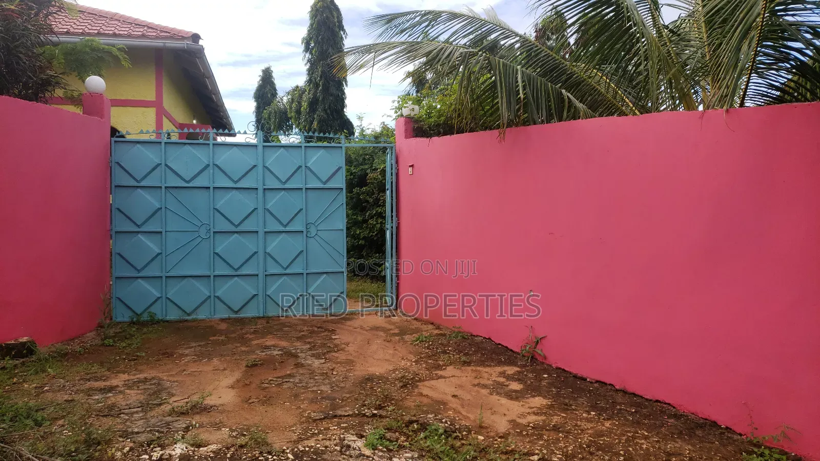 3bdrm Bungalow in Thalatha, Malindi for sale in Malindi