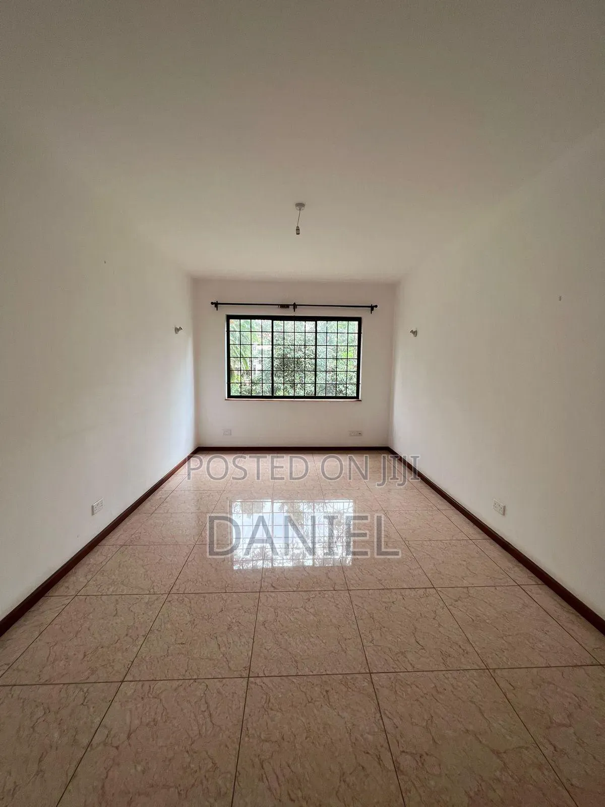 3bdrm Apartment in Riverside Drive for sale in Riverside Drive