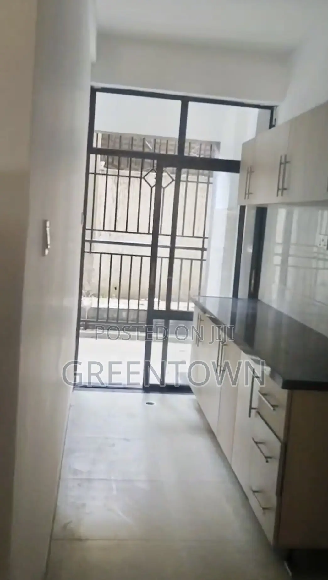 2bdrm Apartment in Dennis Gardens, Hurlingham for sale in Hurlingham