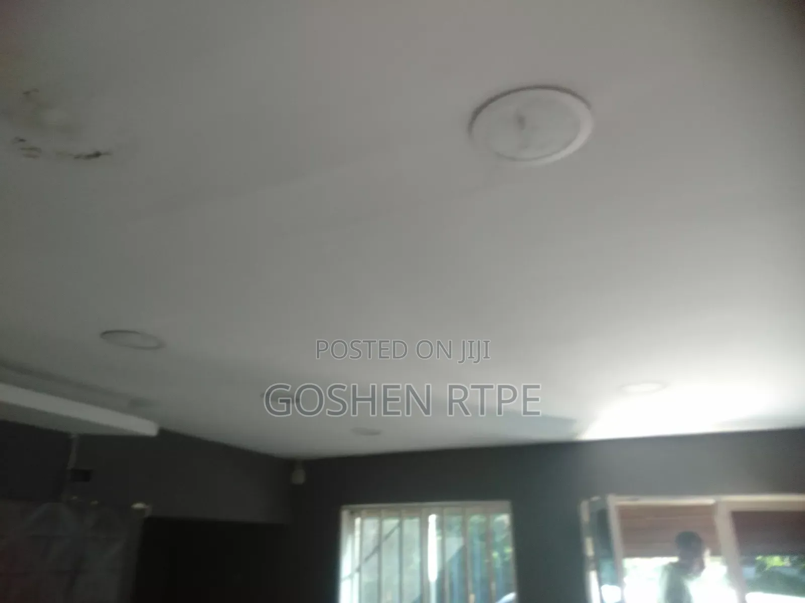 Fabulous Shop/Office to Let at Mbaraki Mombasa City (Island) in Mbaraki