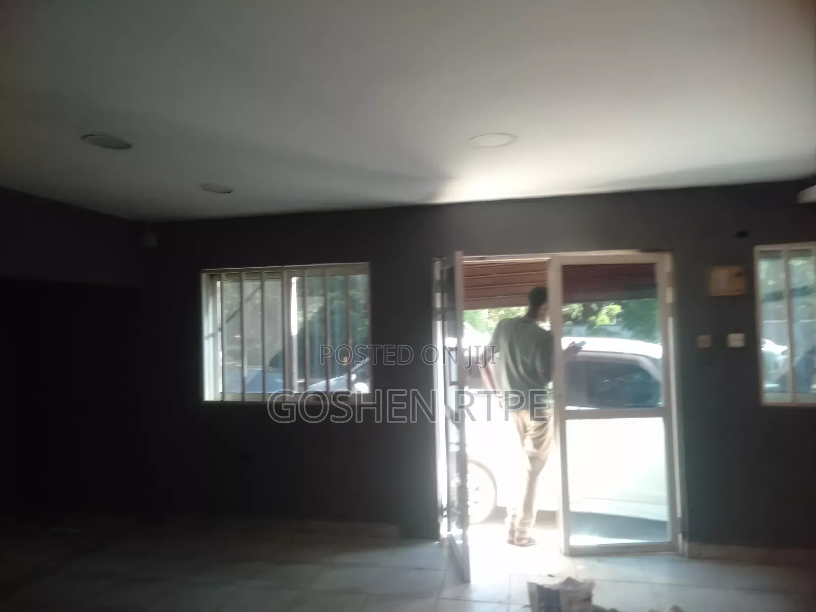 Fabulous Shop/Office to Let at Mbaraki Mombasa City (Island) in Mbaraki
