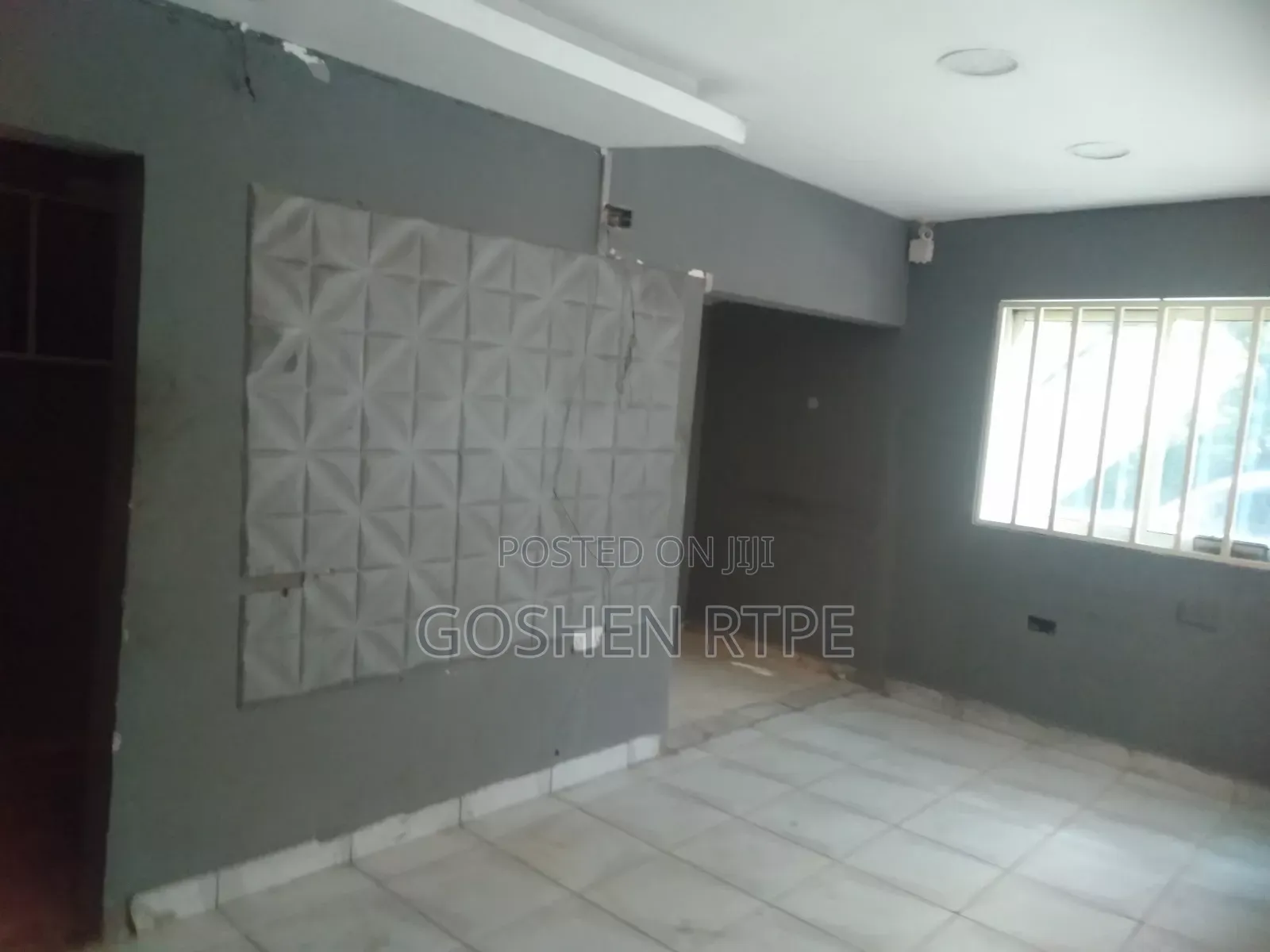 Fabulous Shop/Office to Let at Mbaraki Mombasa City (Island) in Mbaraki