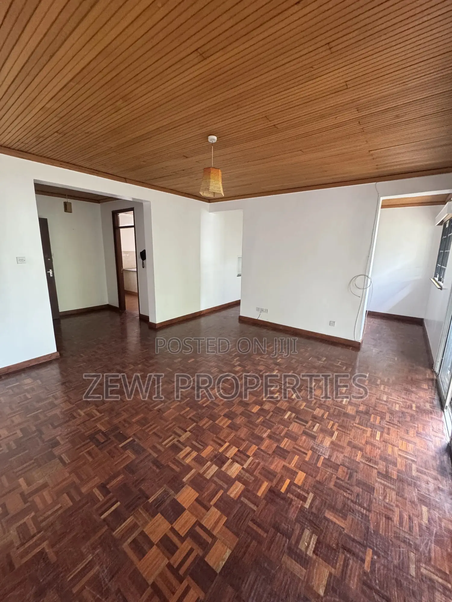 4bdrm Penthouse in State House Area for rent in State House Area