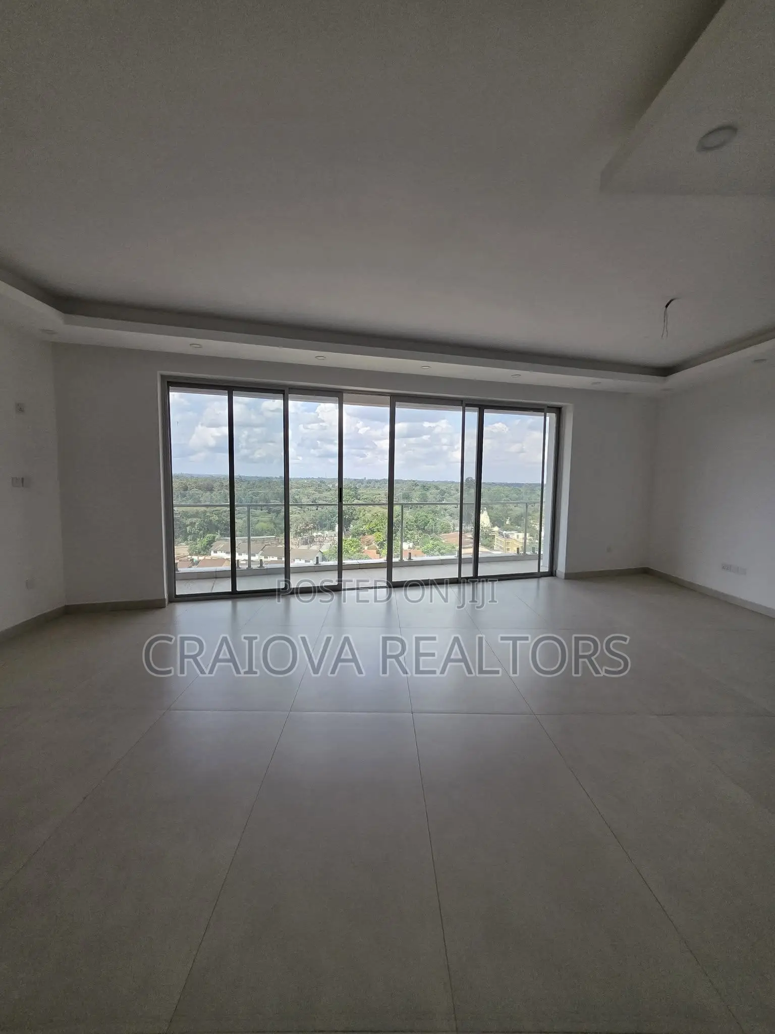4bdrm Duplex in Spring Valley for sale in Spring Valley