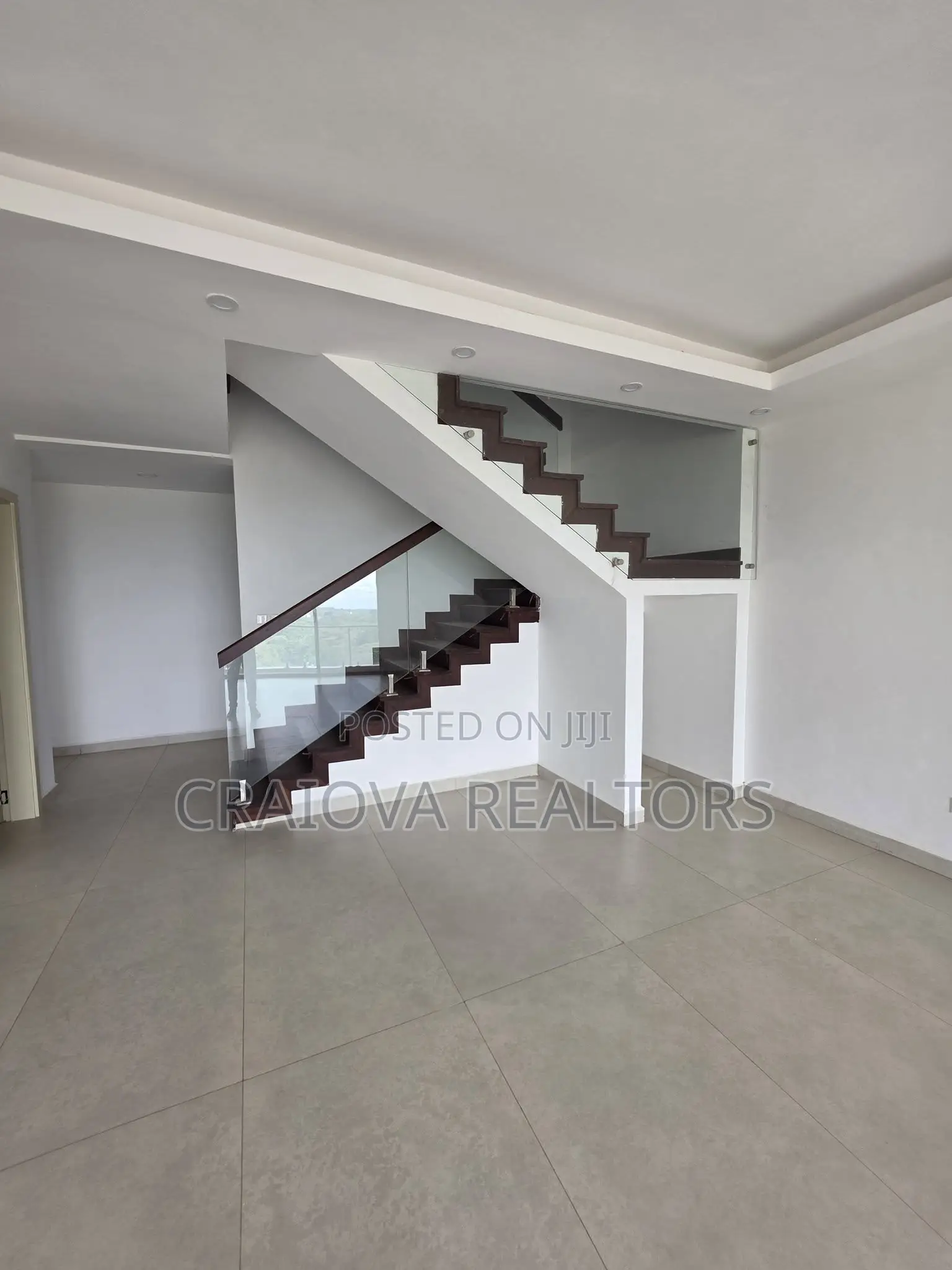 4bdrm Duplex in Spring Valley for sale in Spring Valley