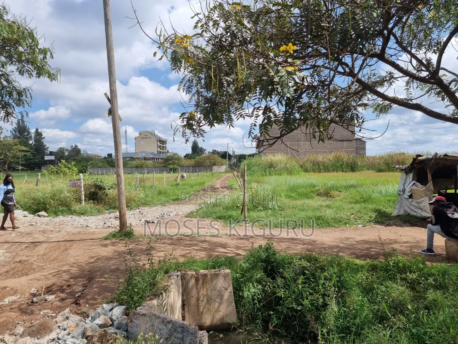 1/2 Acre Touching Thika Road in Gachororo