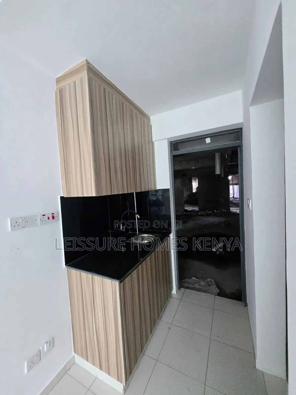 Studio Apartment in Thome for sale in Thome