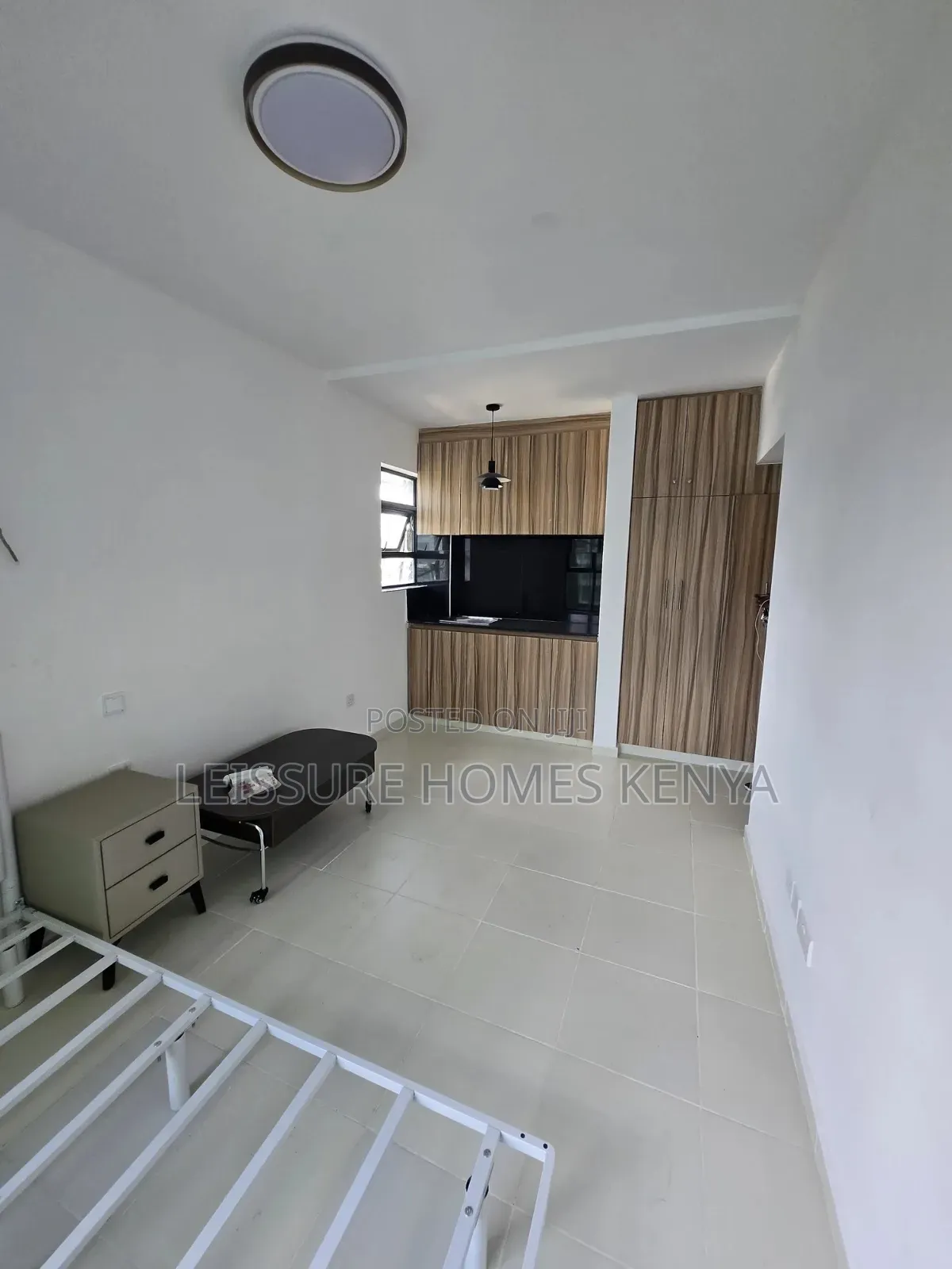 Studio Apartment in Thome for sale in Thome