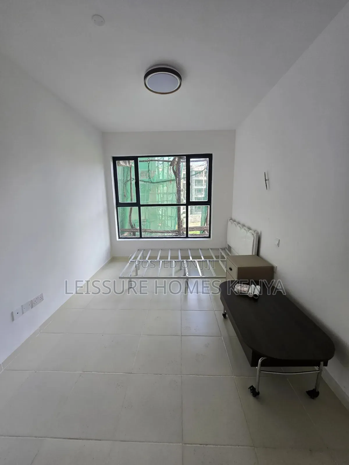 Studio Apartment in Thome for sale in Thome