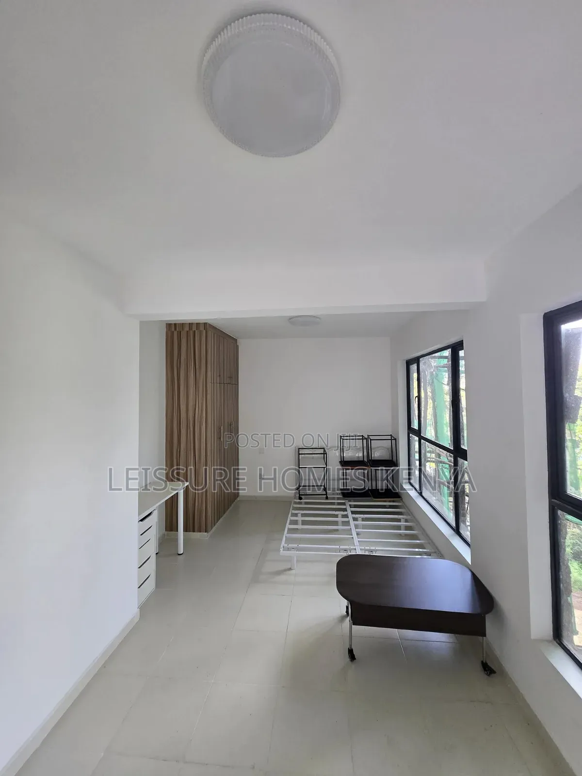 Studio Apartment in Thome for sale in Thome