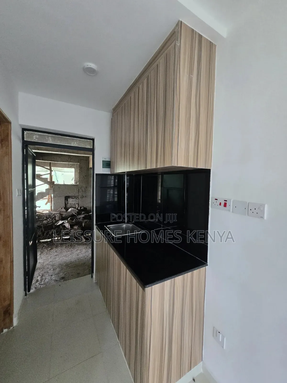 Studio Apartment in Thome for sale in Thome