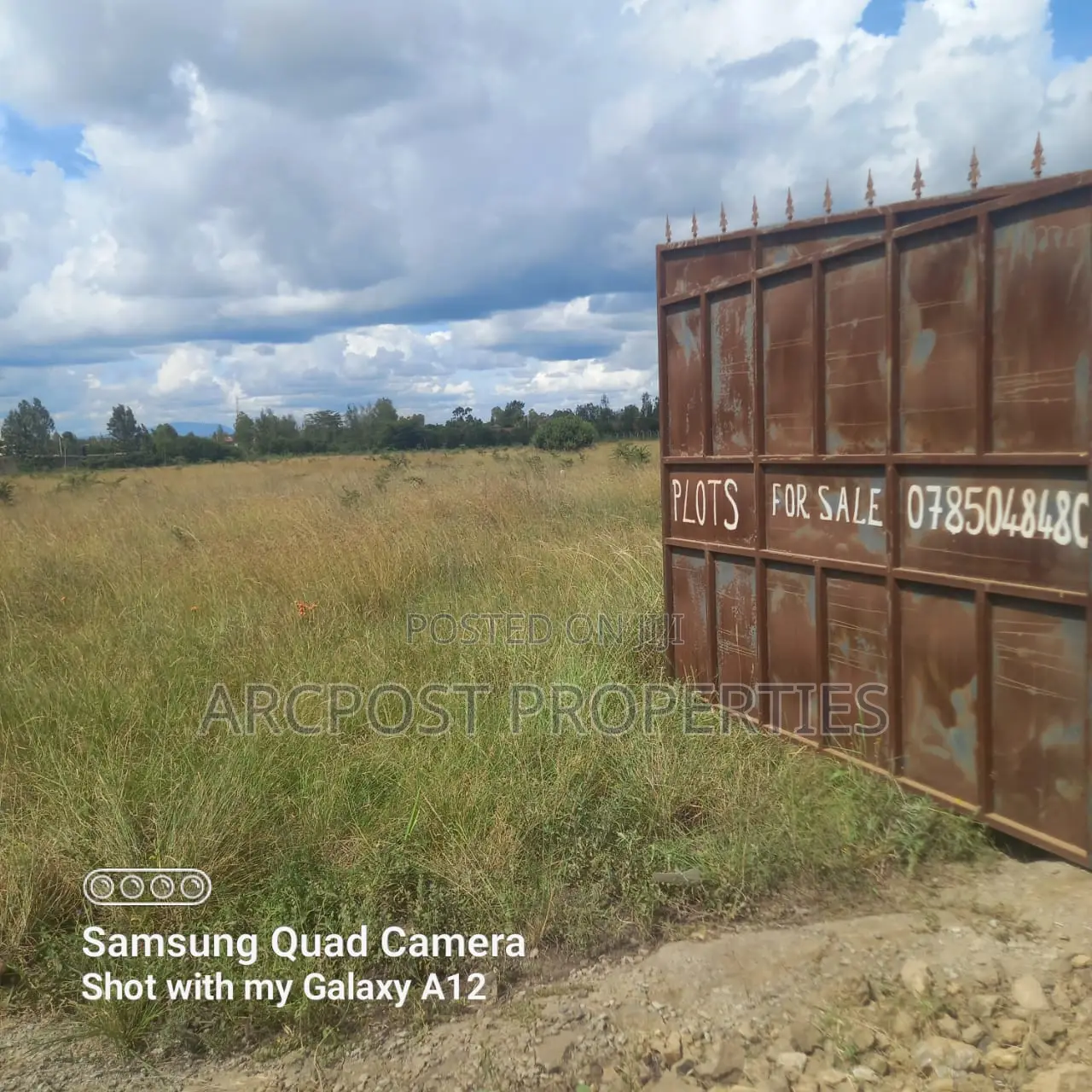 Prime 1/8 Acre Commercial Plots for Sale in Katani, Touching Tarmac in Katani