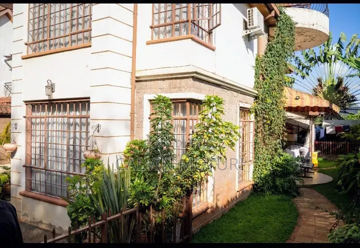 5bdrm Mansion in Muthangari for sale in Muthangari