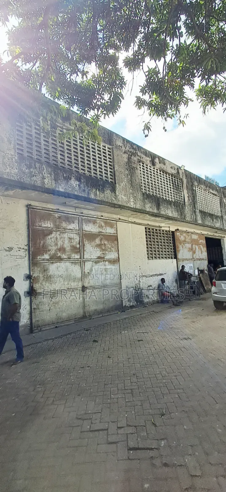To Let 8000 Square Feet Ware Houses in Haile Selassie Rd