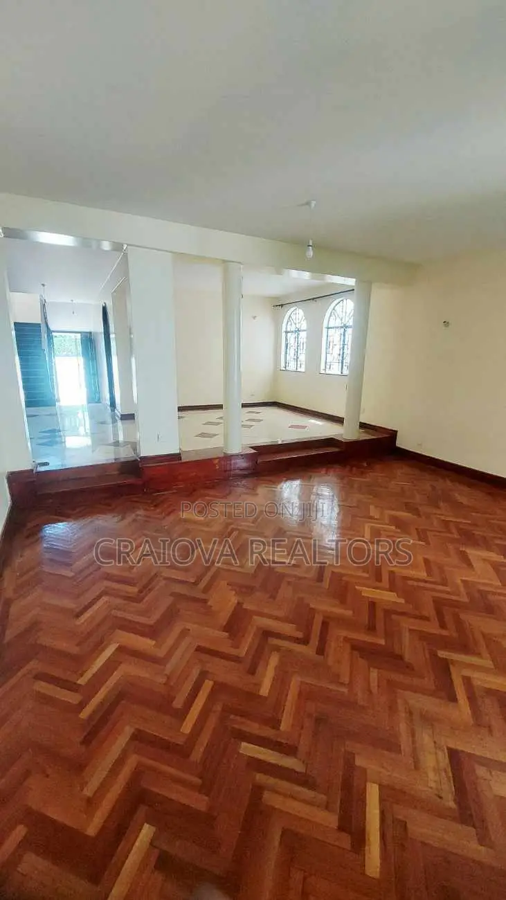 5bdrm Villa in Riverside Drive for sale in Riverside Drive