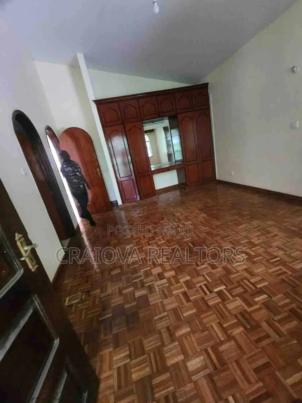 5bdrm Townhouse/Terrace in Riverside Drive for sale in Riverside Drive
