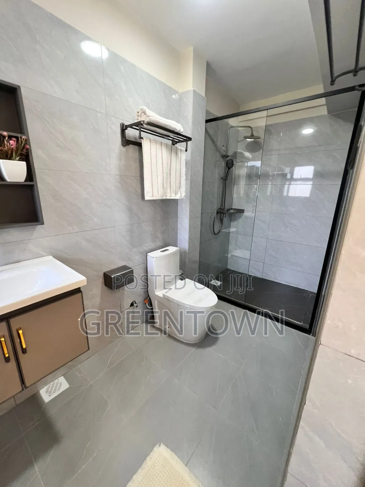 2bdrm Apartment in Super Westbury, Spring Valley for sale in Spring Valley