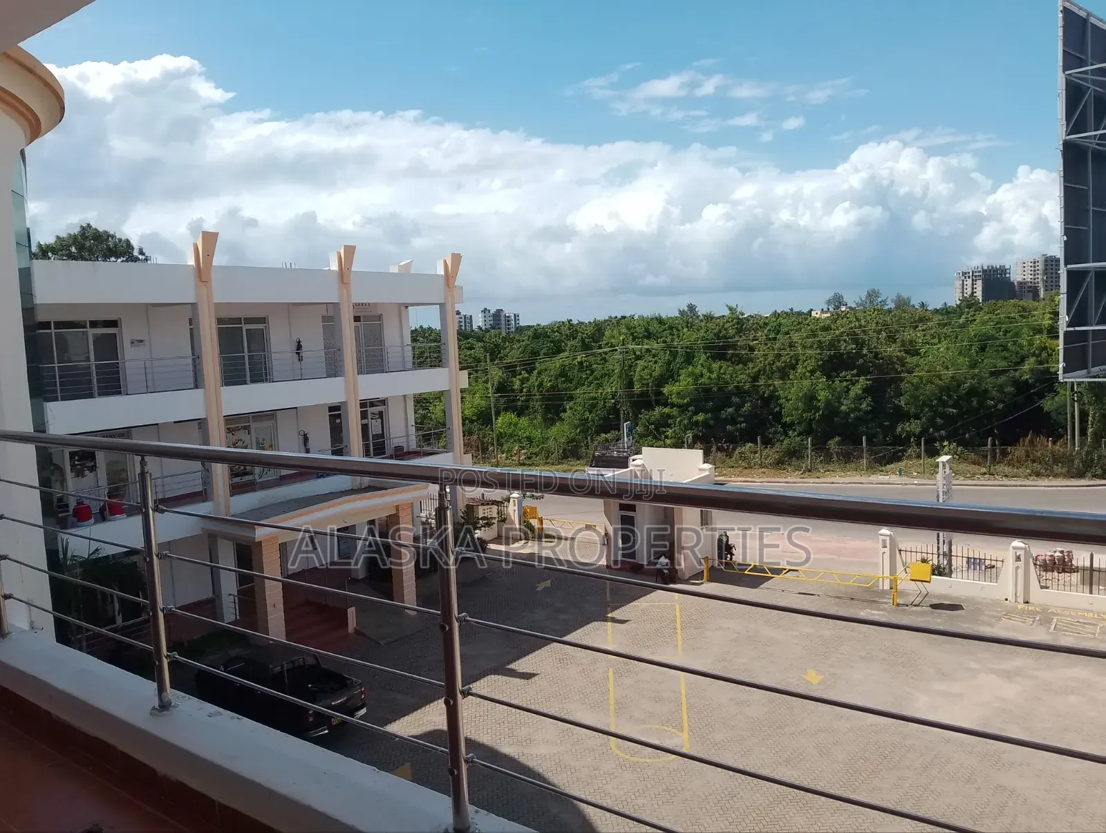 Office Space to Let in Nyali Links Road in Nyali