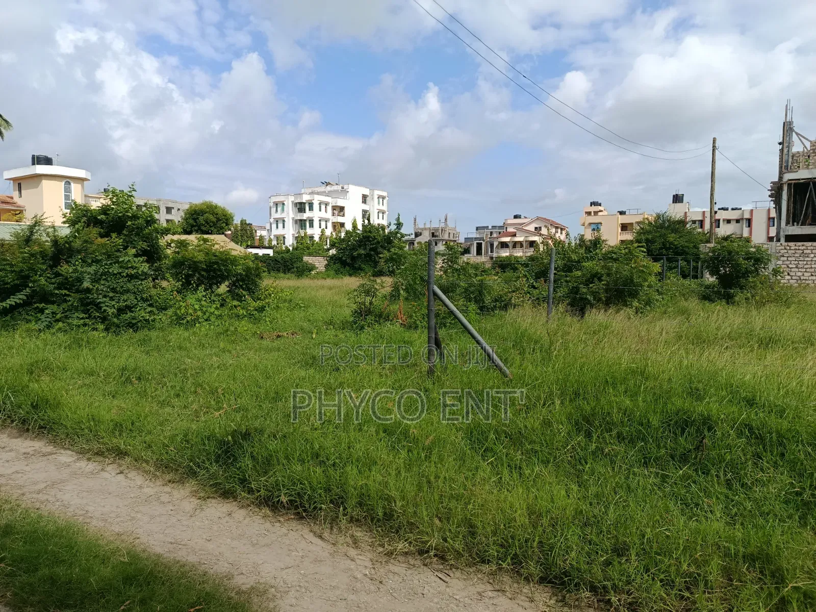 Quarter Plot for Sale in Utange