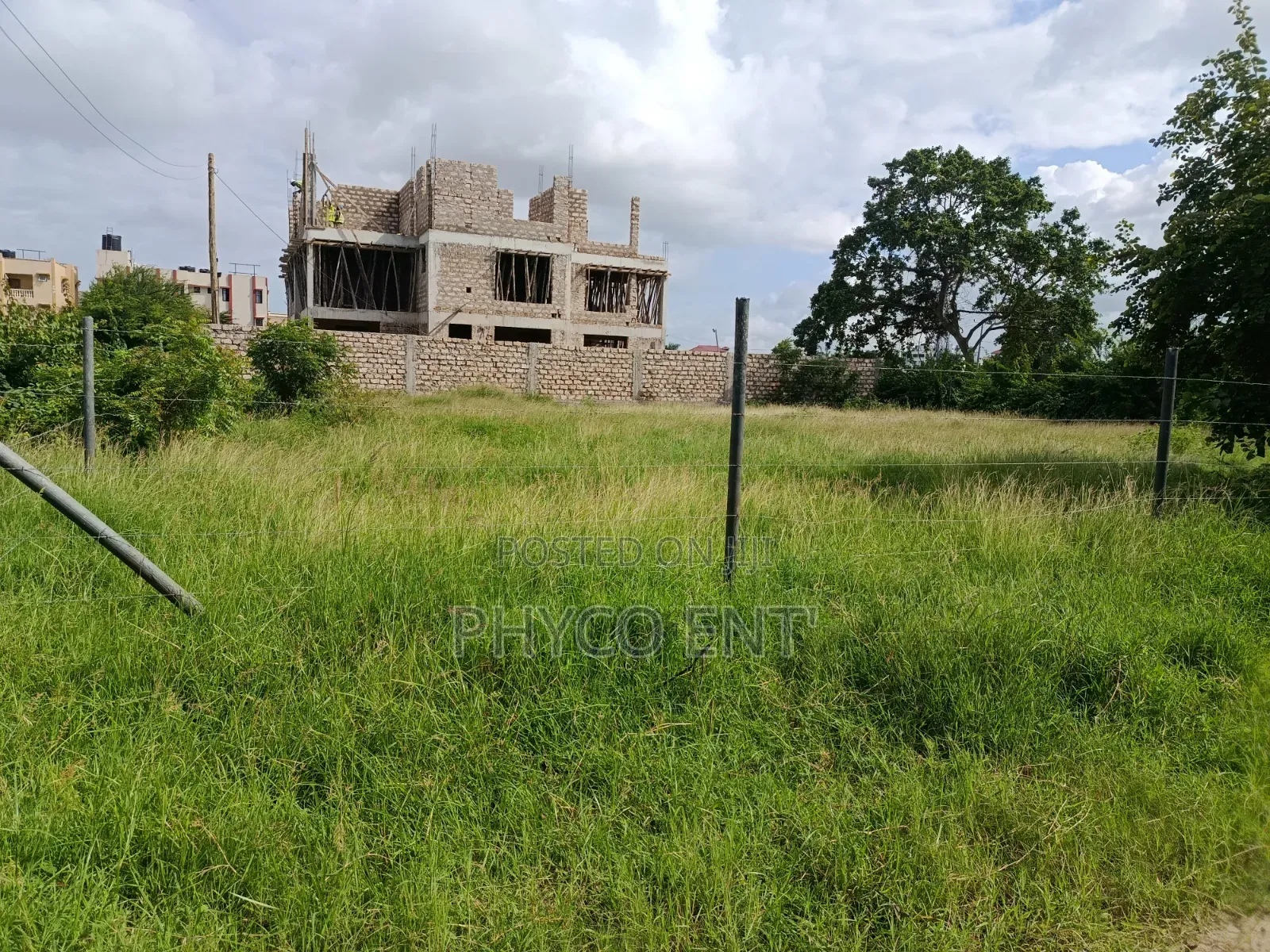 Quarter Plot for Sale in Utange