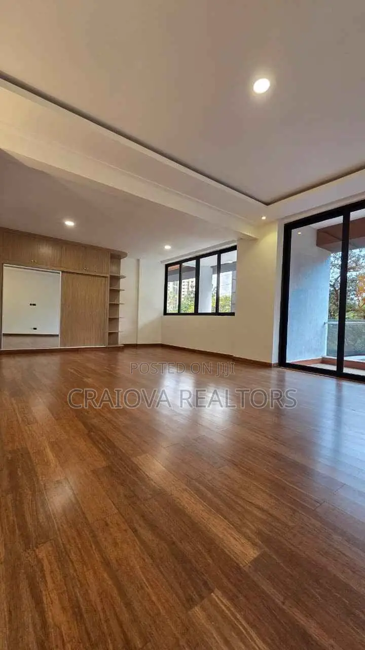 8bdrm Duplex in Spring Valley for sale in Spring Valley