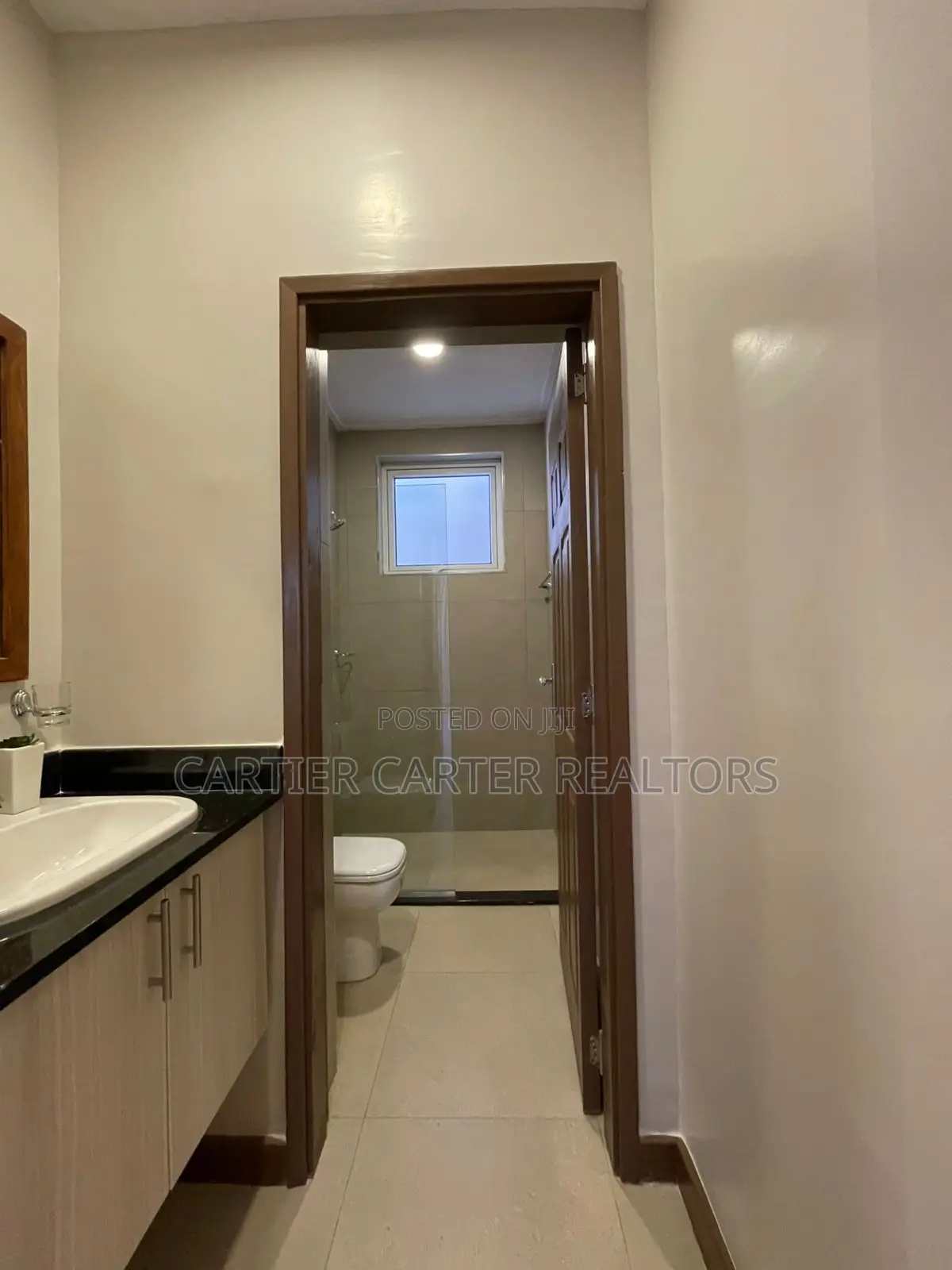 2bdrm Apartment in Gateway Mall Area for sale in Gateway Mall Area