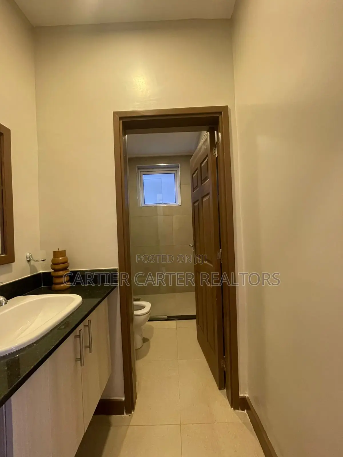 2bdrm Apartment in Gateway Mall Area for sale in Gateway Mall Area