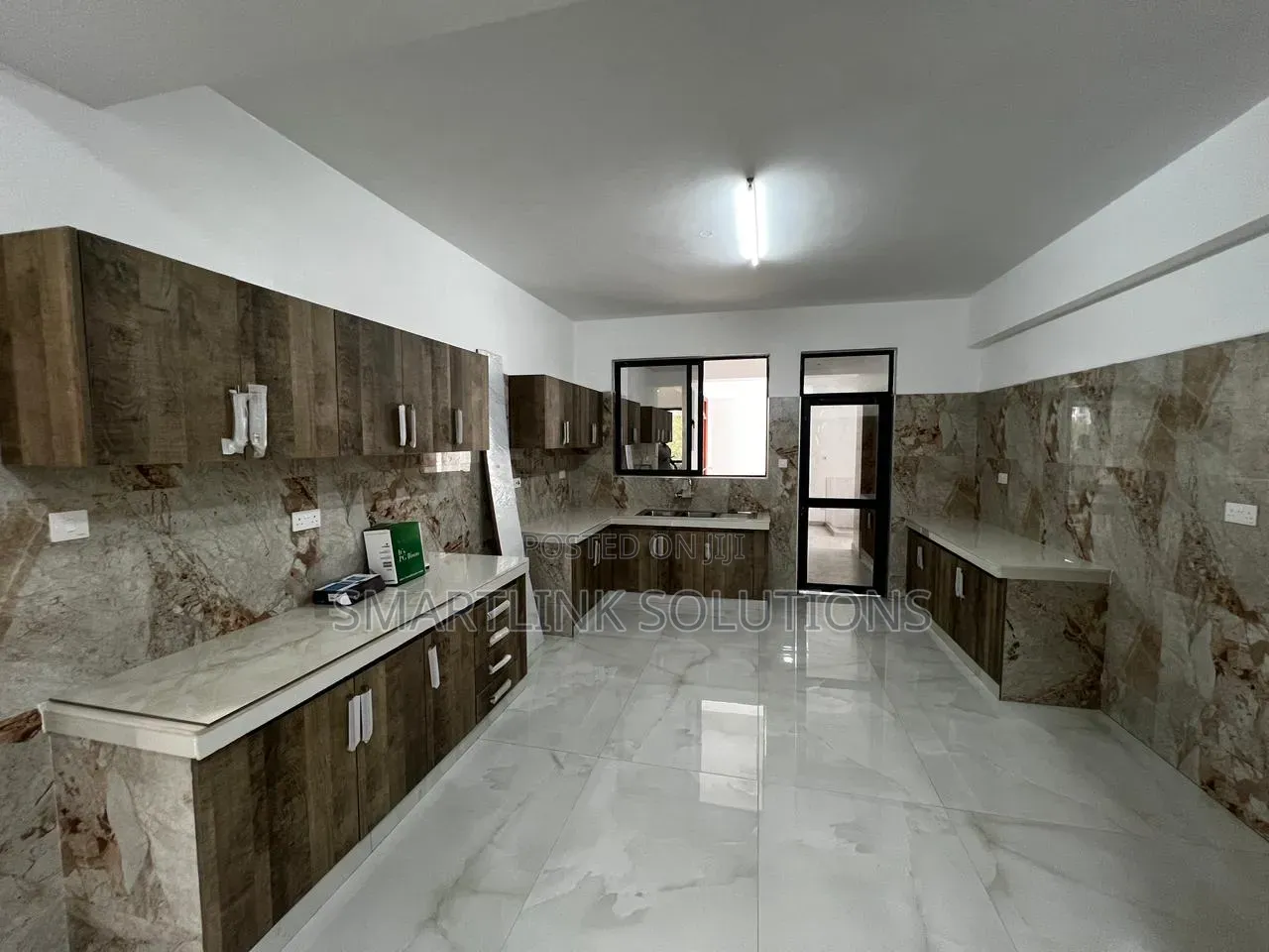 3bdrm Block of Flats in Elerfurg, Kizingo for sale in Kizingo