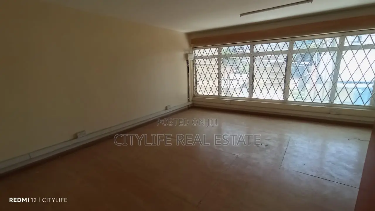Ngara Road, Commercial Office on Mezzanine Floor 1200sqft in Ngara