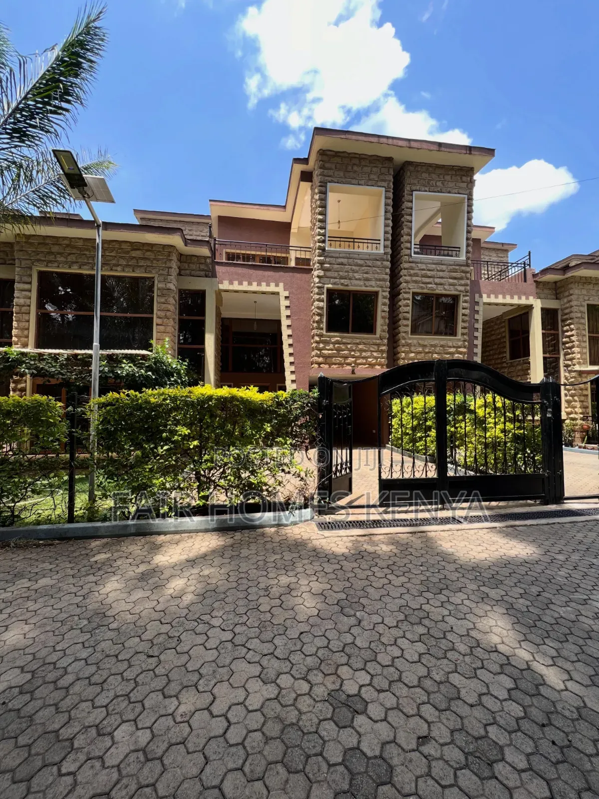 5bdrm Townhouse / Terrace in Chalbi Drive, Muthangari for rent in Muthangari