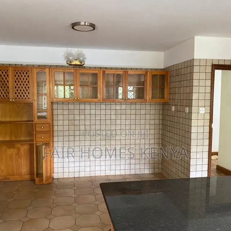 5bdrm Townhouse / Terrace in Gitanga Road, Maziwa for rent in Maziwa