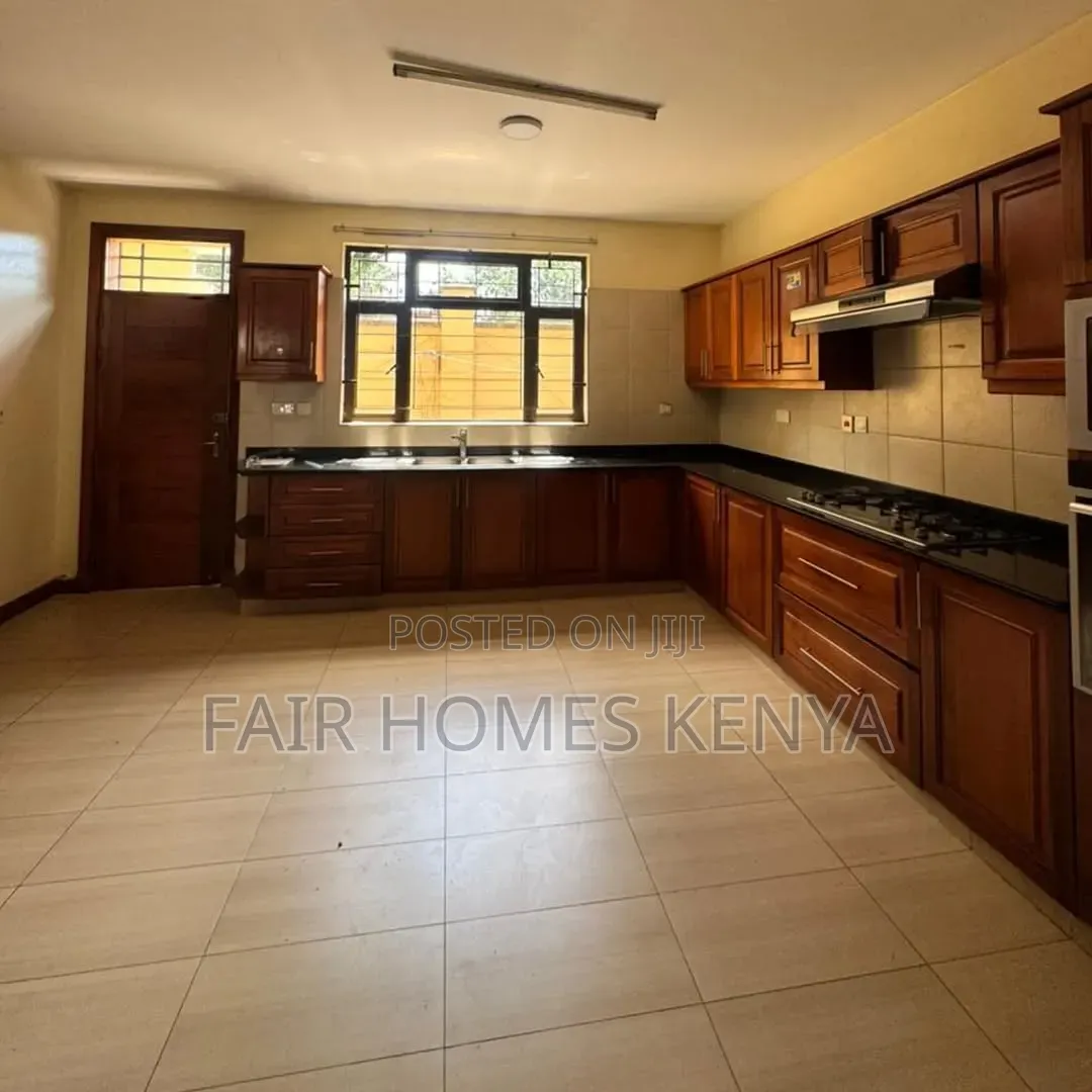 5bdrm Townhouse / Terrace in Gitanga Road, Valley Arcade for rent in Valley Arcade