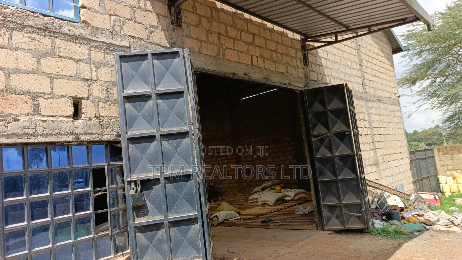 Godown for Sale in Sigona Kikuyu in Zambezi/Sigona