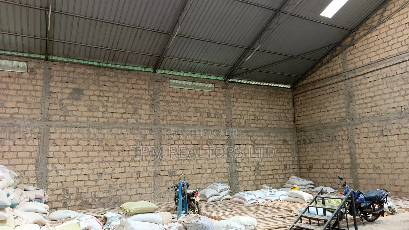 Godown for Sale in Sigona Kikuyu in Zambezi/Sigona