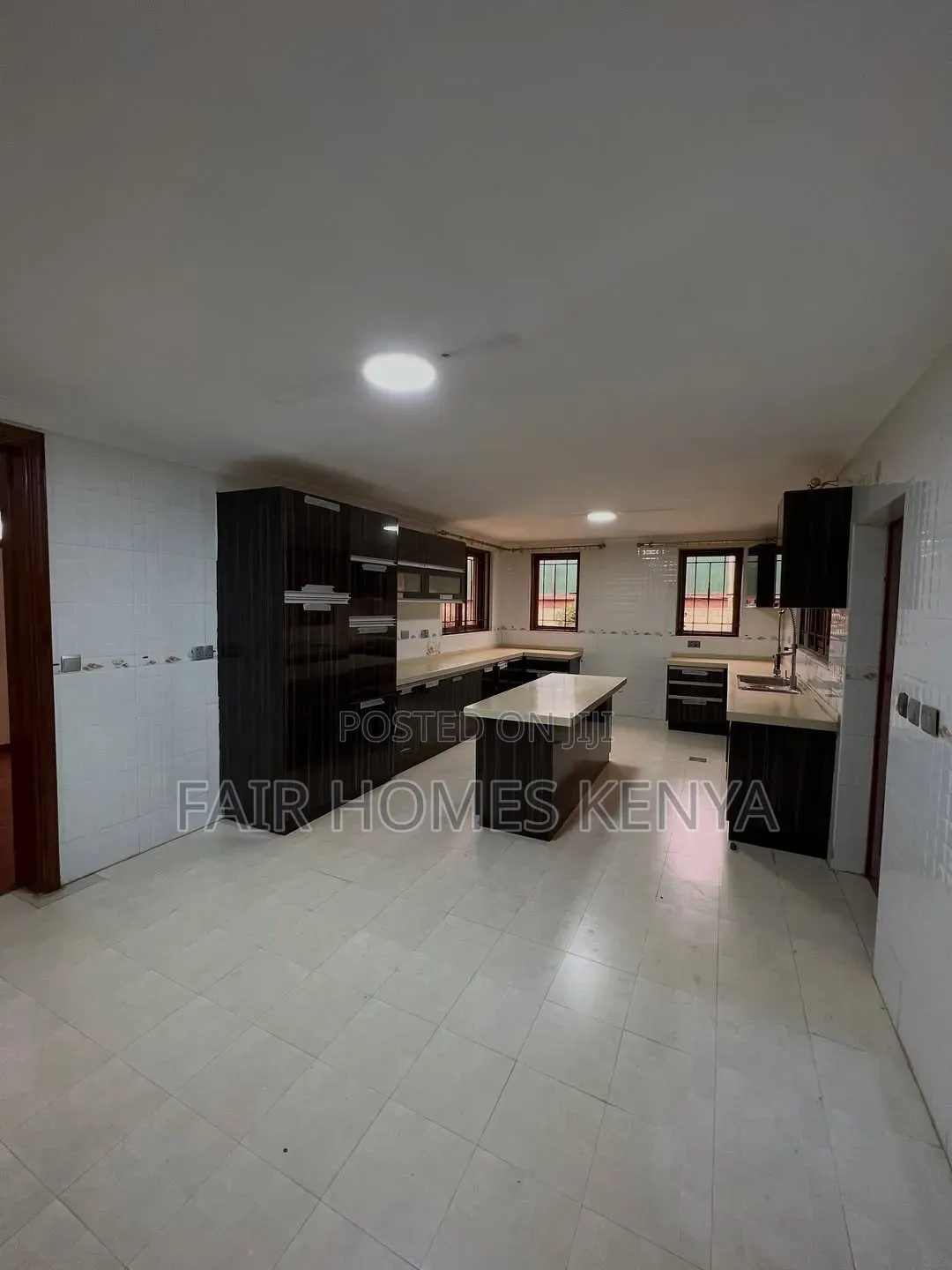 5bdrm Townhouse / Terrace in Chalbi Drive, Muthangari for rent in Muthangari