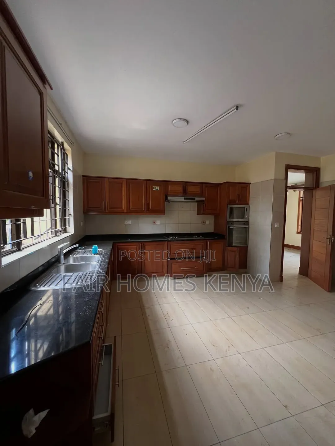 5bdrm Townhouse / Terrace in Gitanga Road, Maziwa for rent in Maziwa